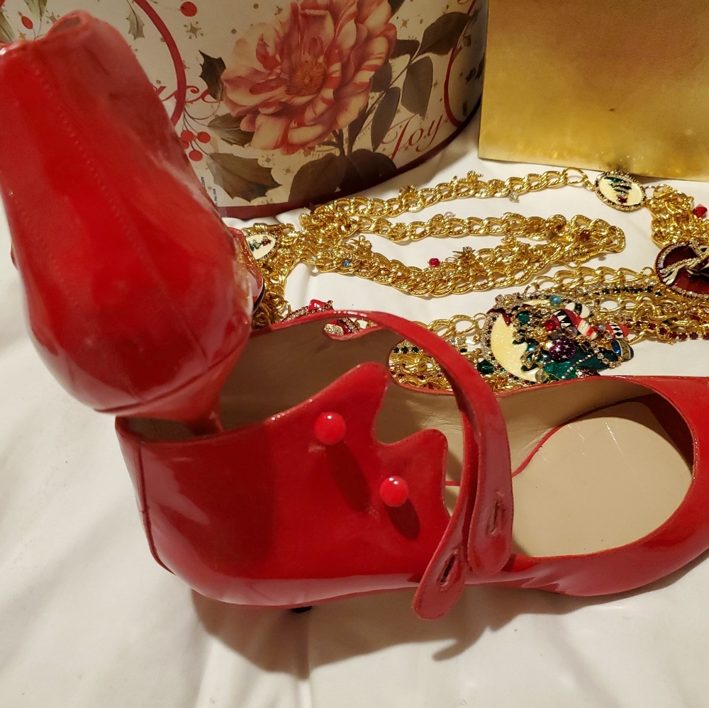 Oscar De La Renta Red Womens Shoes sz. 42